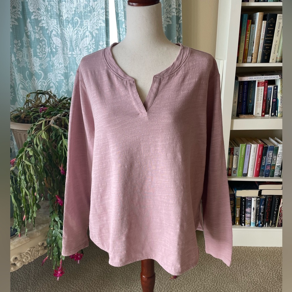 Duluth Trading Co dusty pink cotton weave notched neck long sleeve top